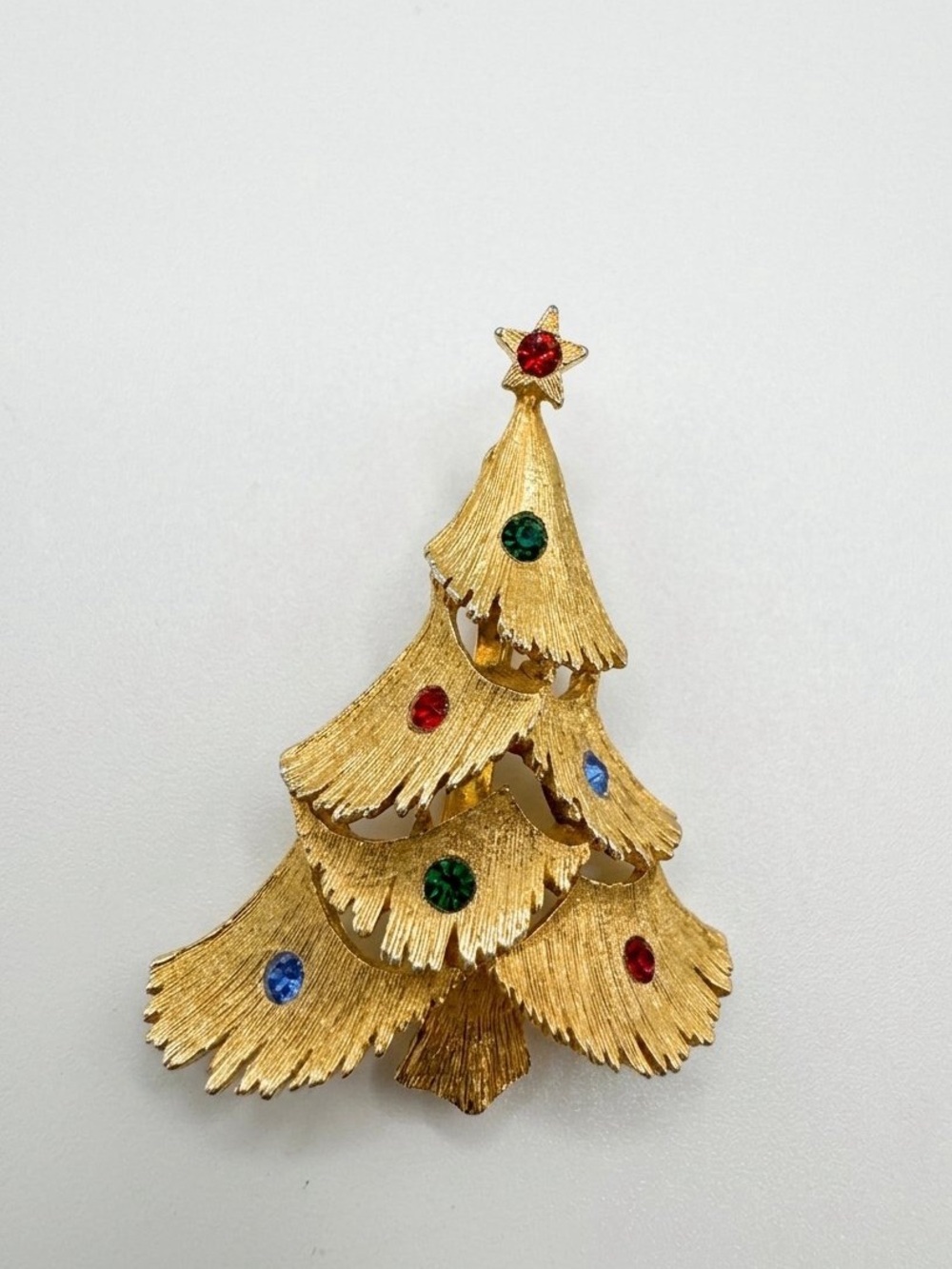 Vtg JJ Jonette Gold Christmas Tree Brooch Rhinestone Pin Mid Century Book Piece